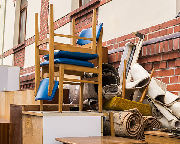 Sperrmüll von einer Entrümpelung